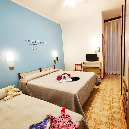 Palazzi Hotel 3*